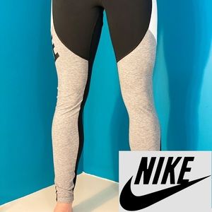 Nike women’s workout pants SM Small NWOT